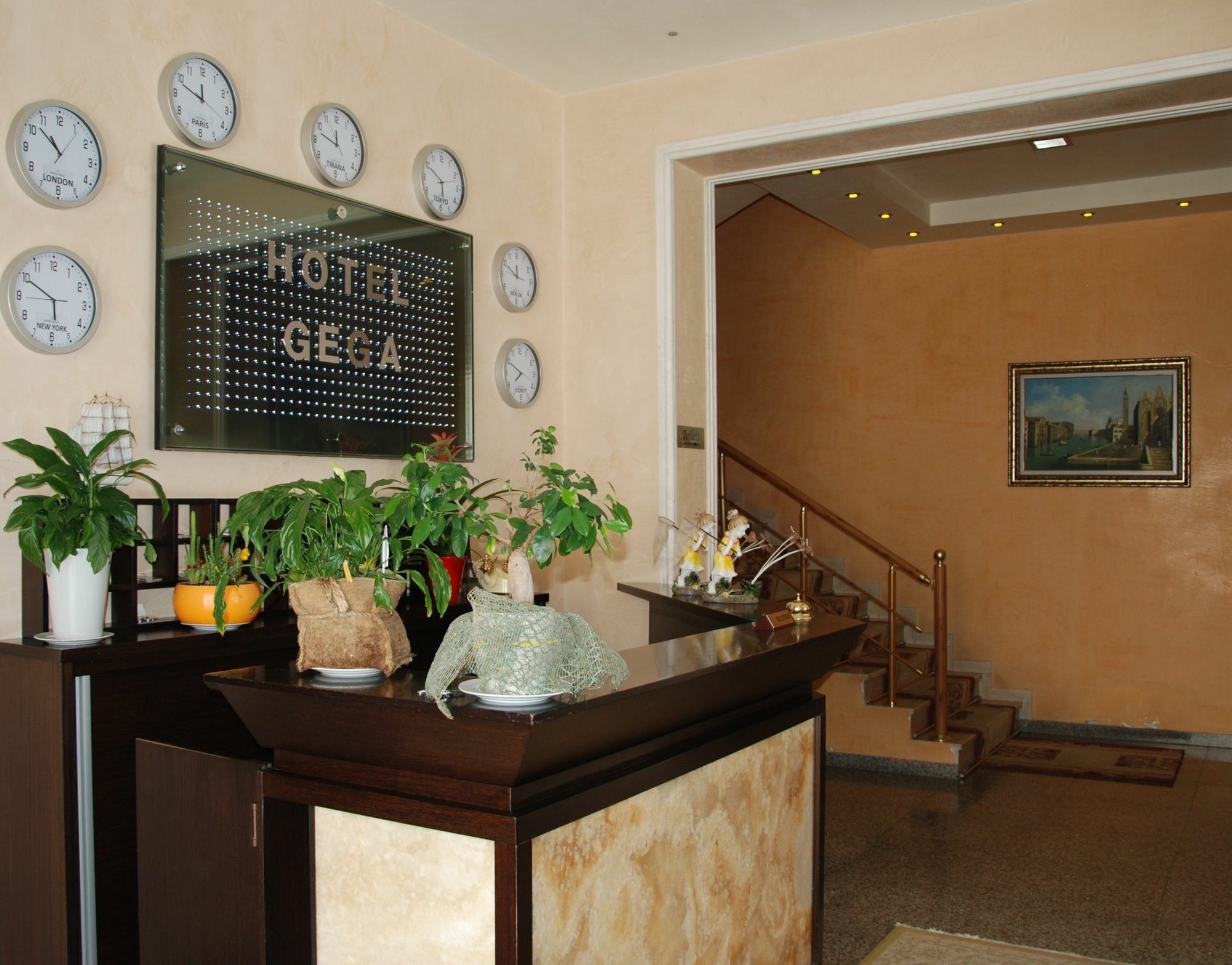 Hotel Gega Berat Buitenkant foto